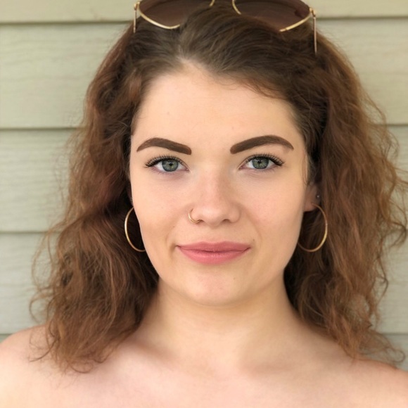 Meet your Posher, Meghan - Picture 4 of 4